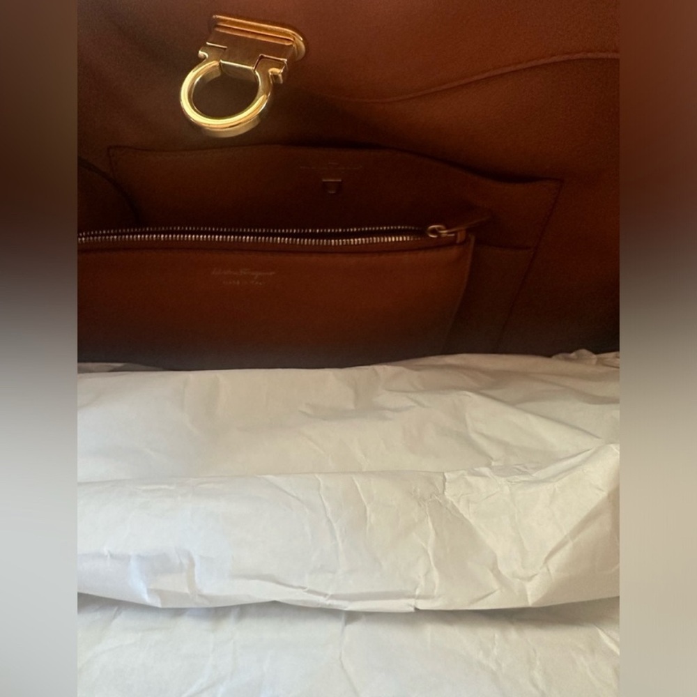 Ferragamo Trifolio Tan and Gold Shoulder Bag with Chain Strap - Picture 7 of 11